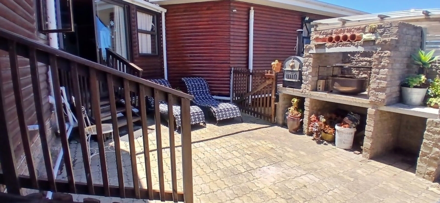 5 Bedroom Property for Sale in De Bakke Western Cape